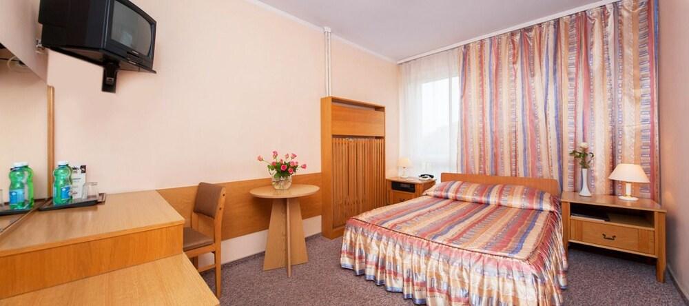 Hotel Gromada Łomża מראה חיצוני תמונה