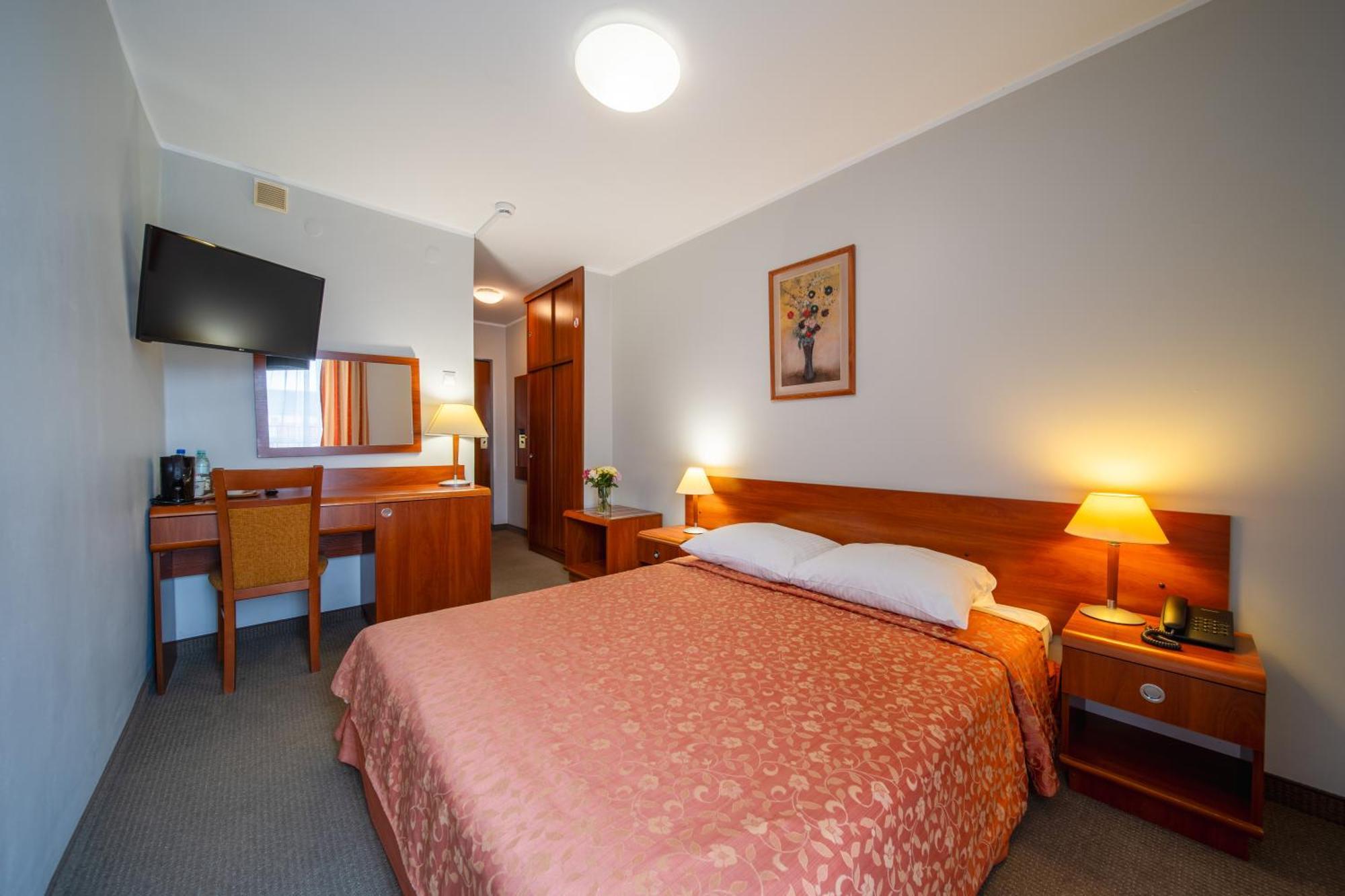 Hotel Gromada Łomża מראה חיצוני תמונה
