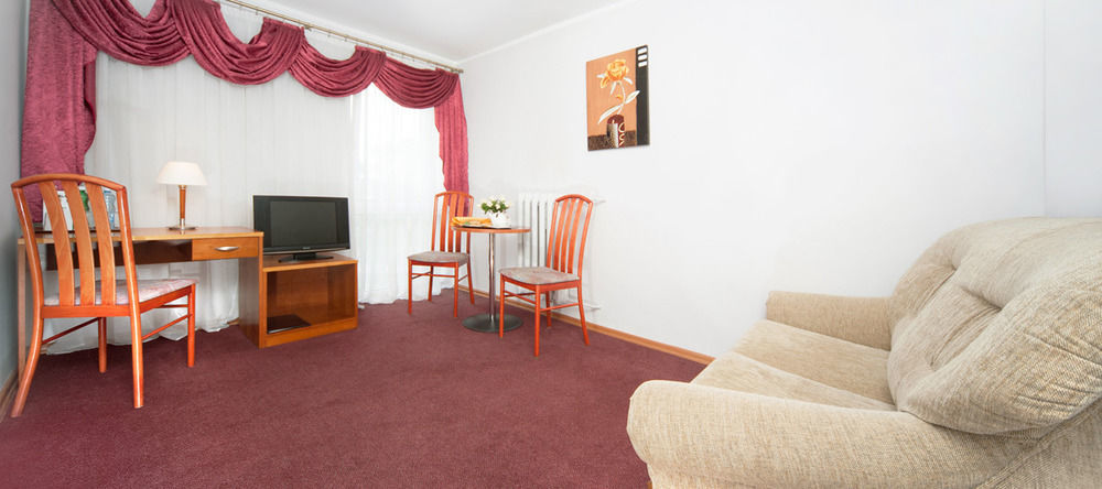 Hotel Gromada Łomża מראה חיצוני תמונה