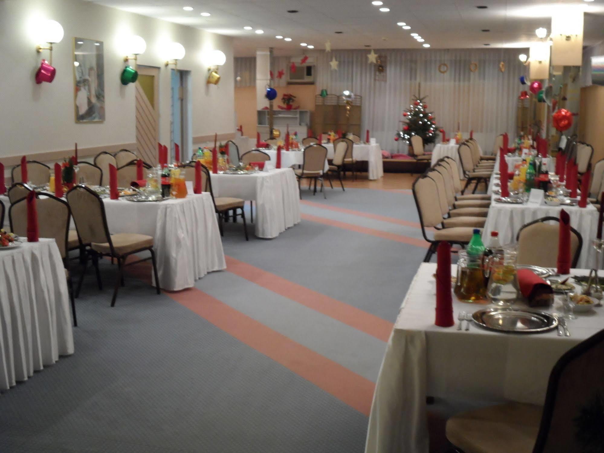 Hotel Gromada Łomża מראה חיצוני תמונה