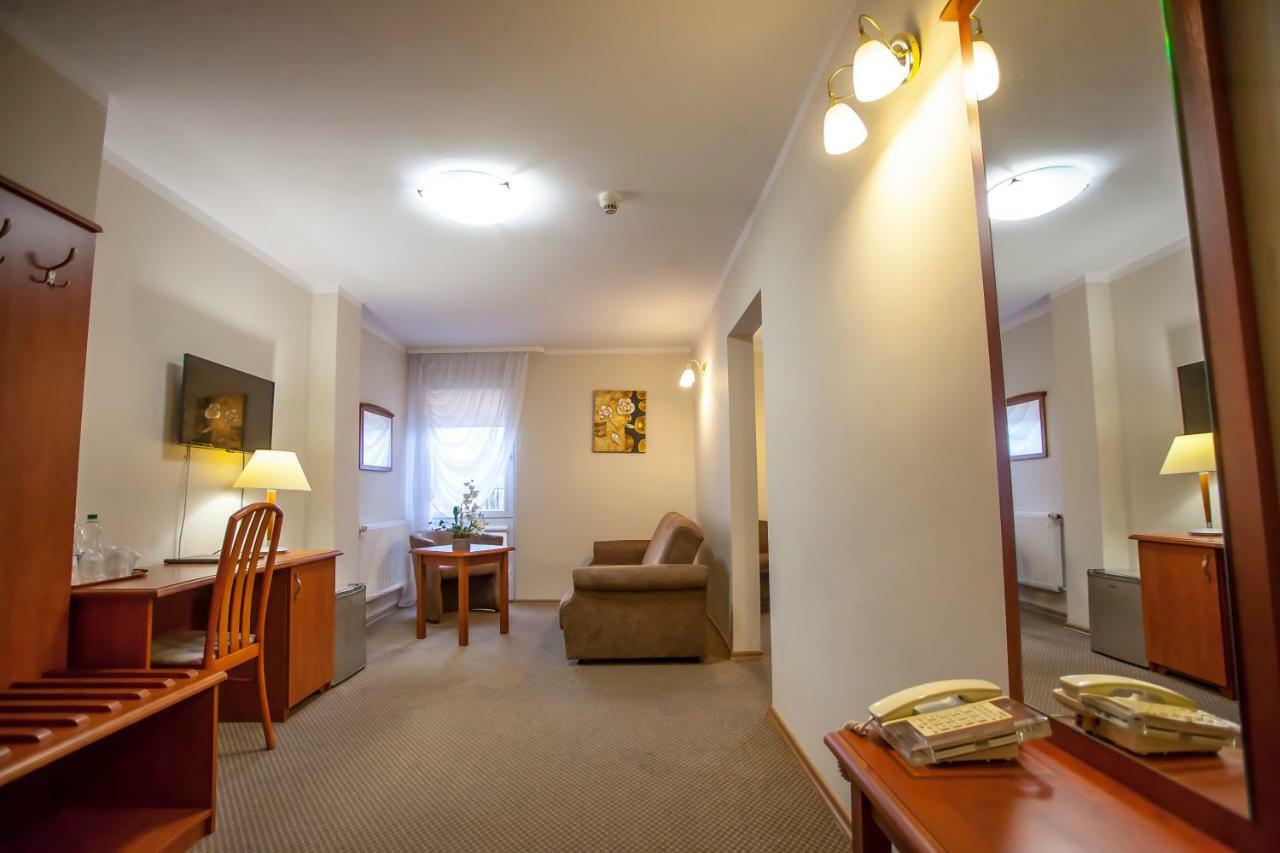 Hotel Gromada Łomża מראה חיצוני תמונה