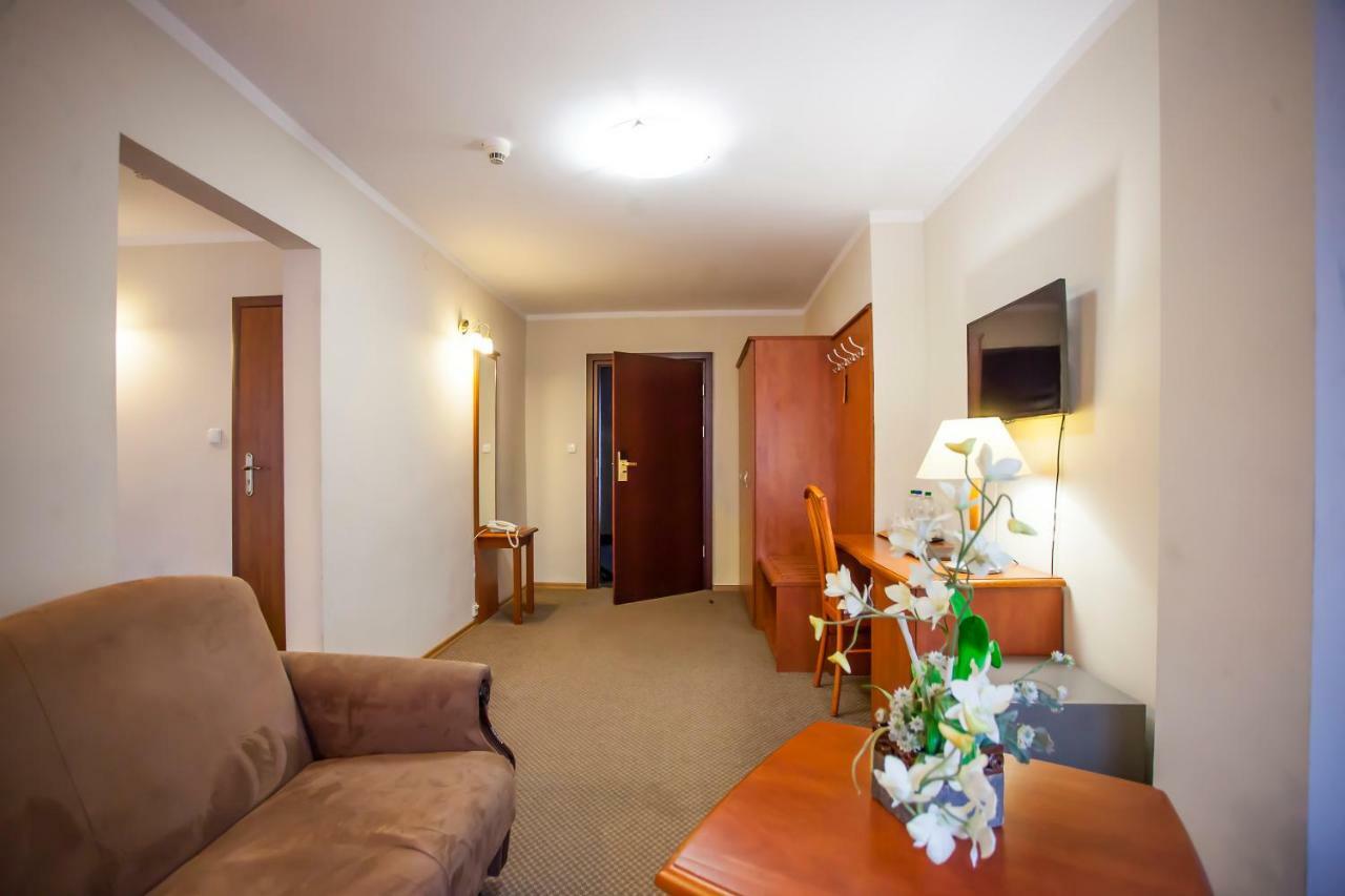 Hotel Gromada Łomża מראה חיצוני תמונה