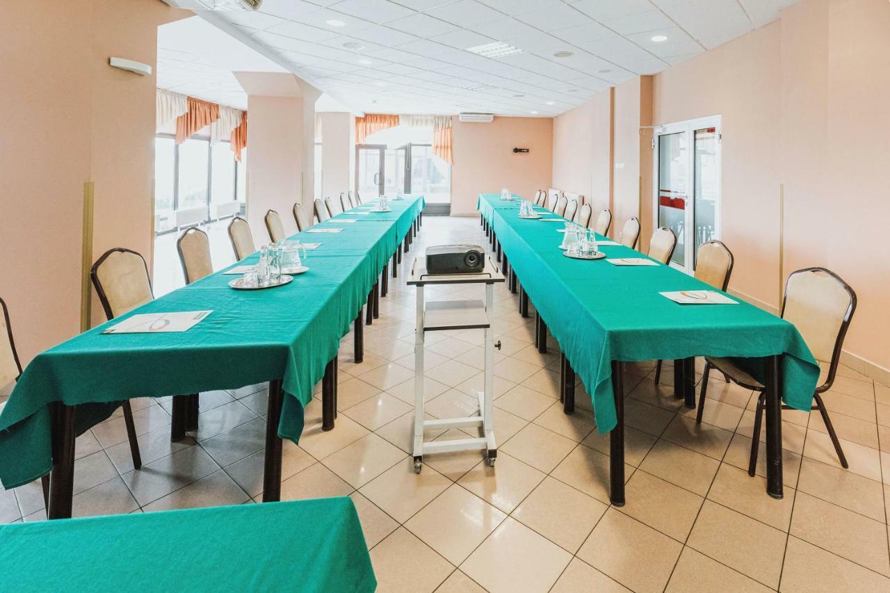 Hotel Gromada Łomża מראה חיצוני תמונה